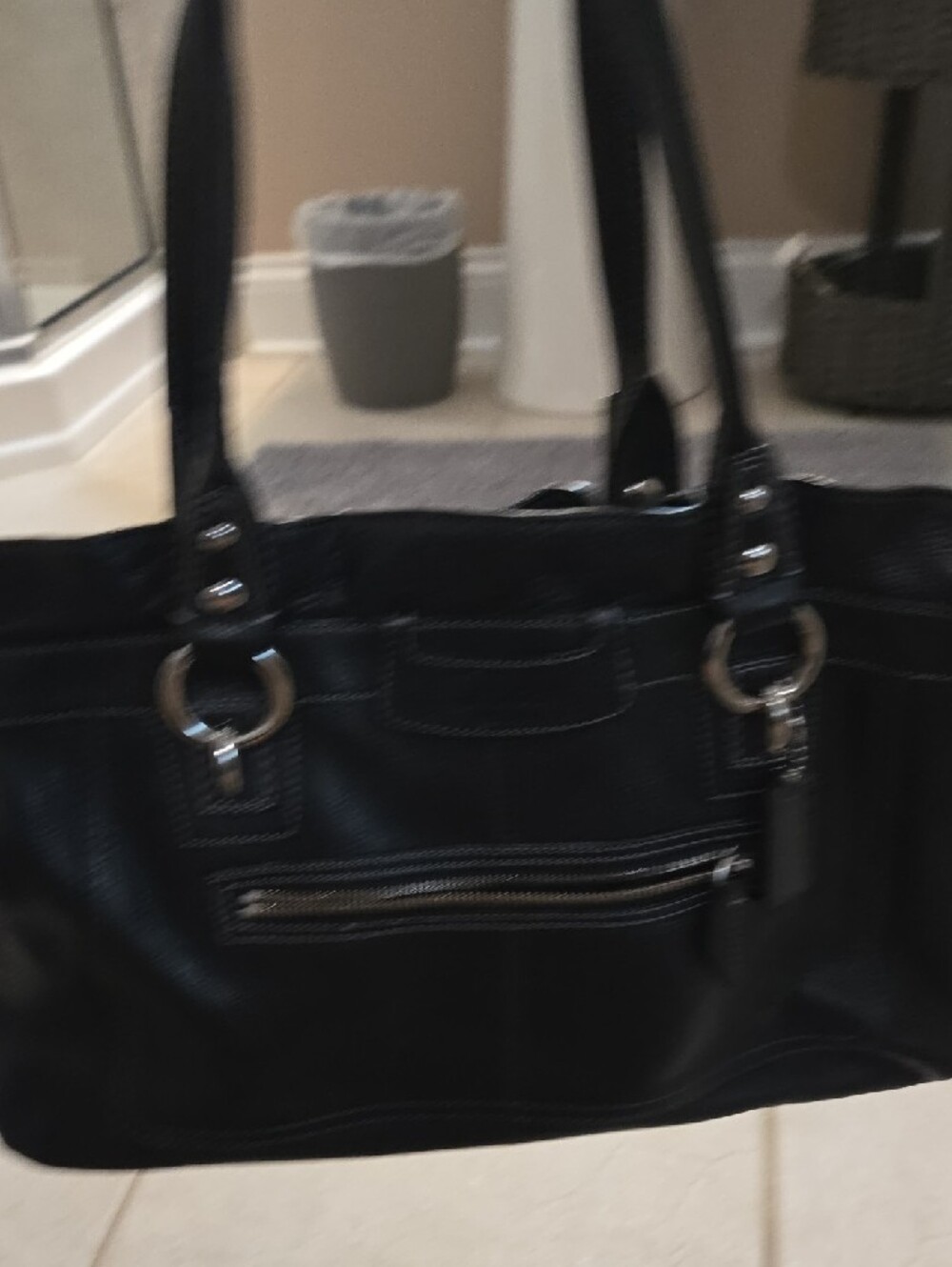 Coach Structured Black Leather Shoulder Bag - Elegant Everyday Carry - Picture 6 of 6